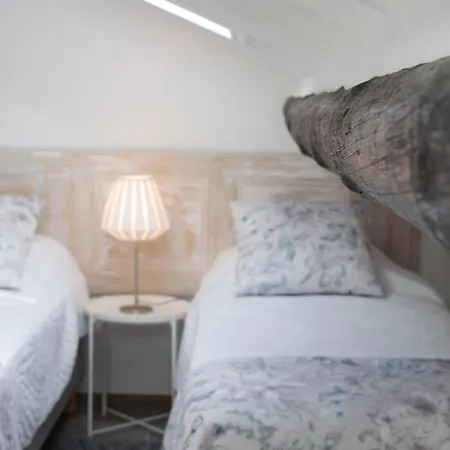 Islet House * São Roque